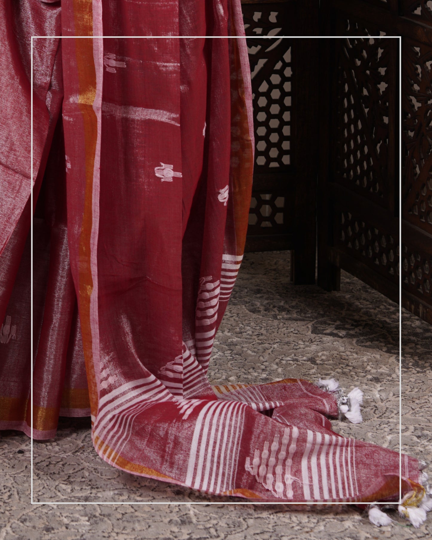 Gulnar Glow – Handwoven Tissue Linen Saree with Jamdani Motifs
