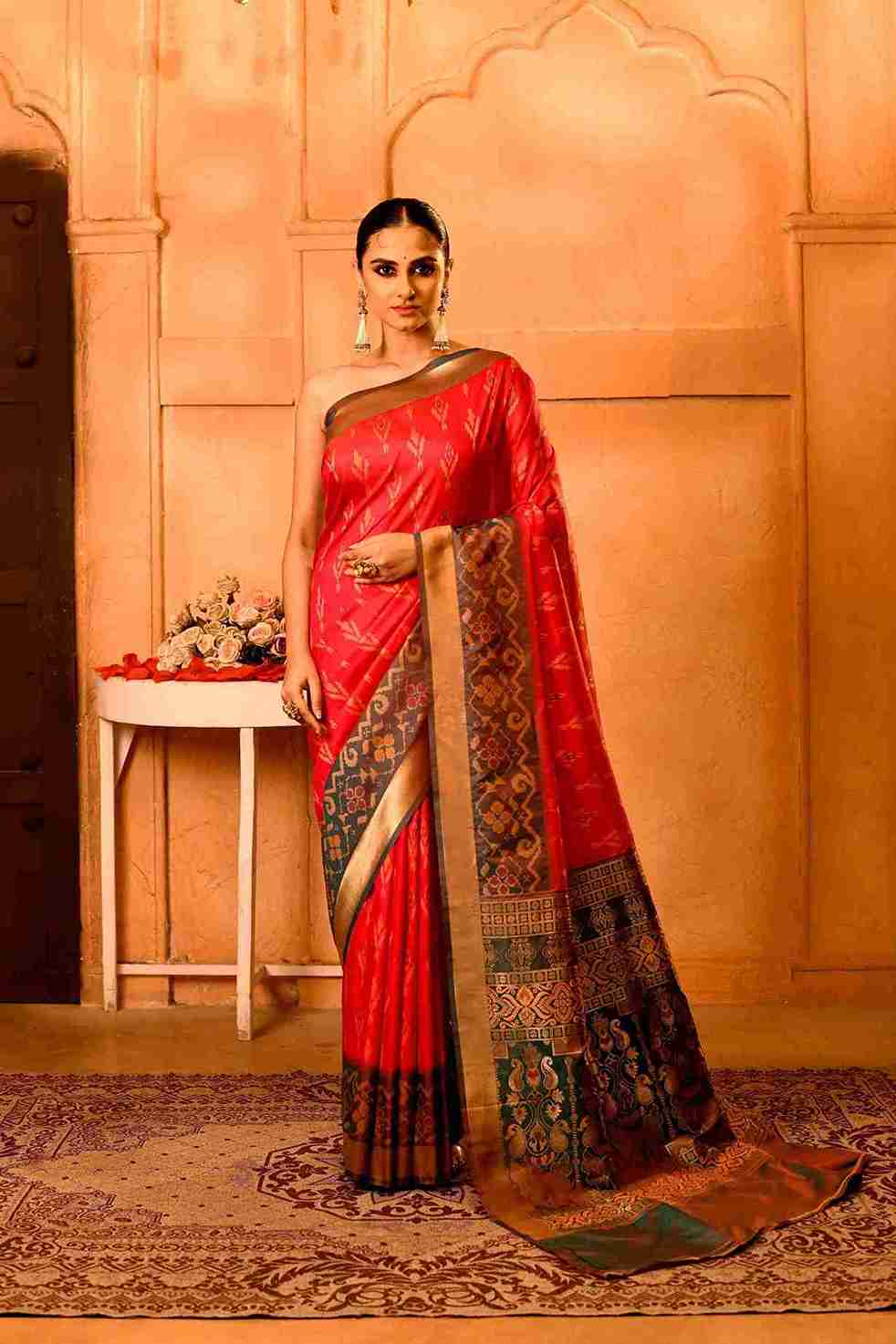 Rani Van Semi Blended Silk | Ikat Weave | Dual - Tone Rani Pink & Bottle Green - Ethlore