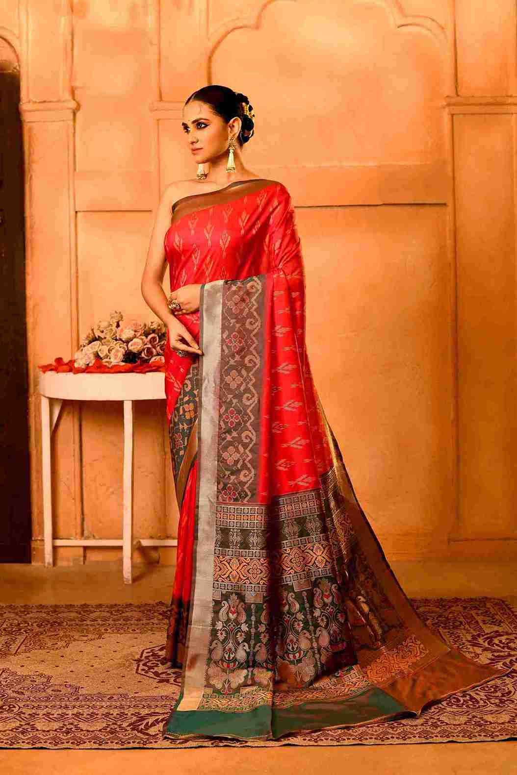 Rani Van Semi Blended Silk | Ikat Weave | Dual - Tone Rani Pink & Bottle Green - Ethlore