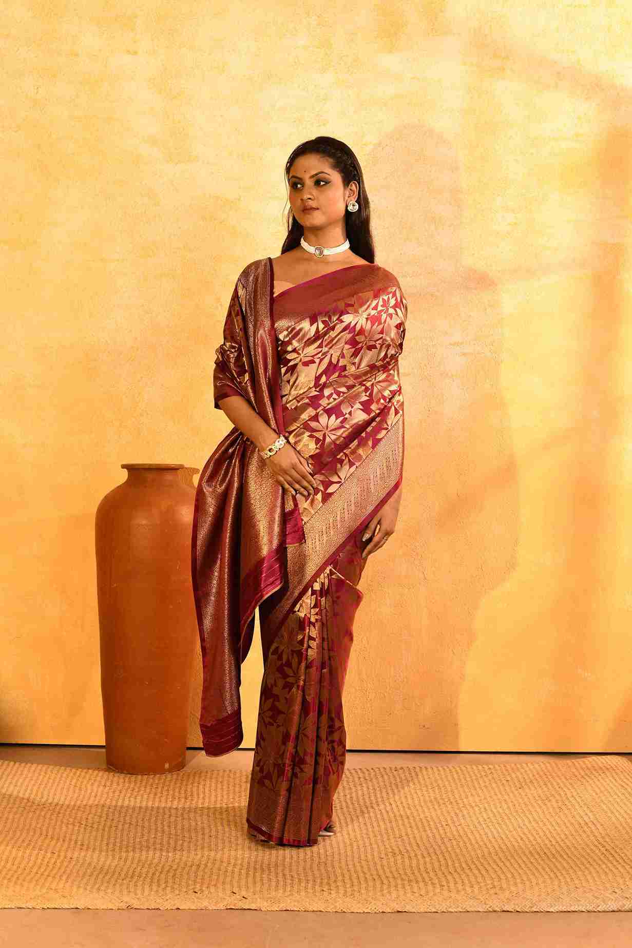 Gulabi Naksh Gajji Silk Banarasi | Woven Geometric Bloom & Antique - Gold Zari - Ethlore
