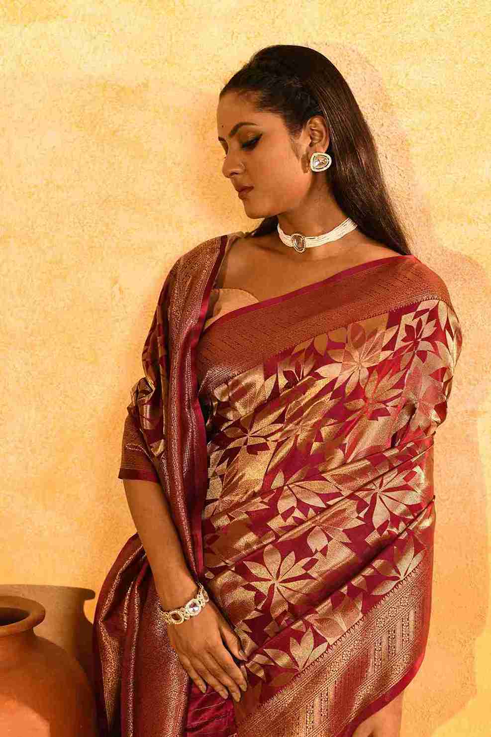 Gulabi Naksh Gajji Silk Banarasi | Woven Geometric Bloom & Antique - Gold Zari - Ethlore