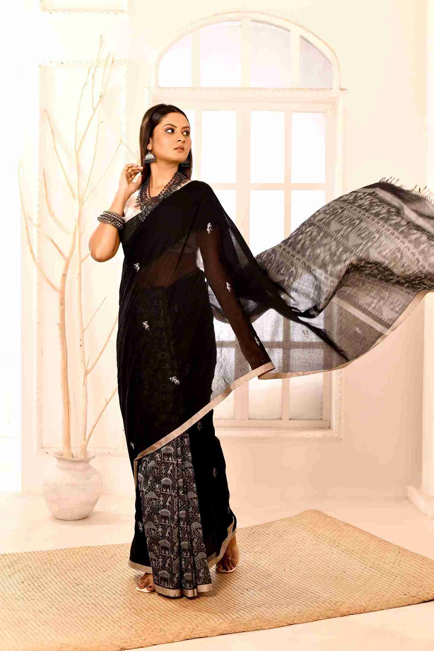 Nishithpalli - Pure Cotton Handloom Jamdani with Warli Story-Weave | Blouse Piece Included