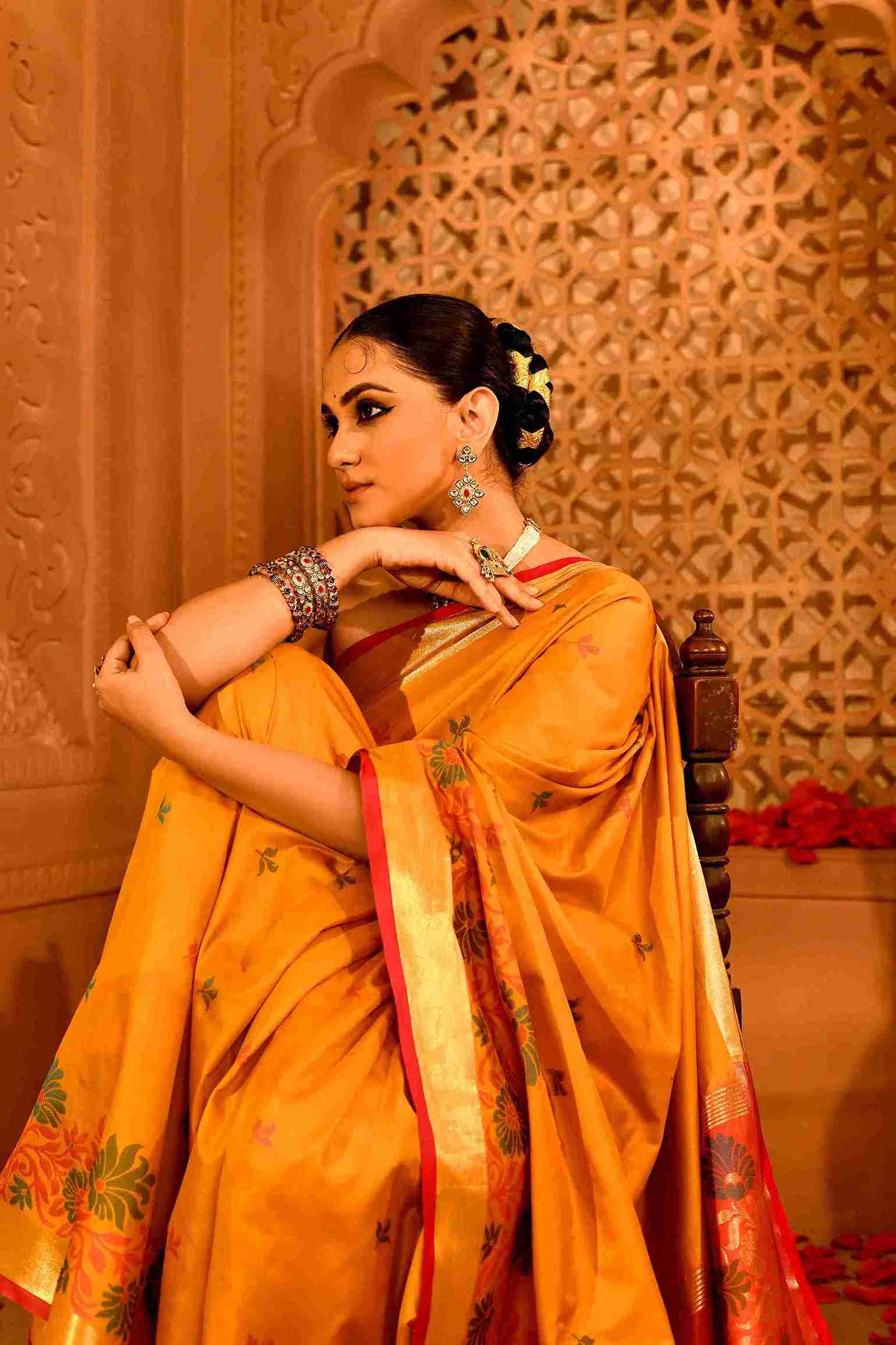 Kesar Kumkum Blended Silk | Floral Jamdani-Style Weave & Contrast Pallu & Border