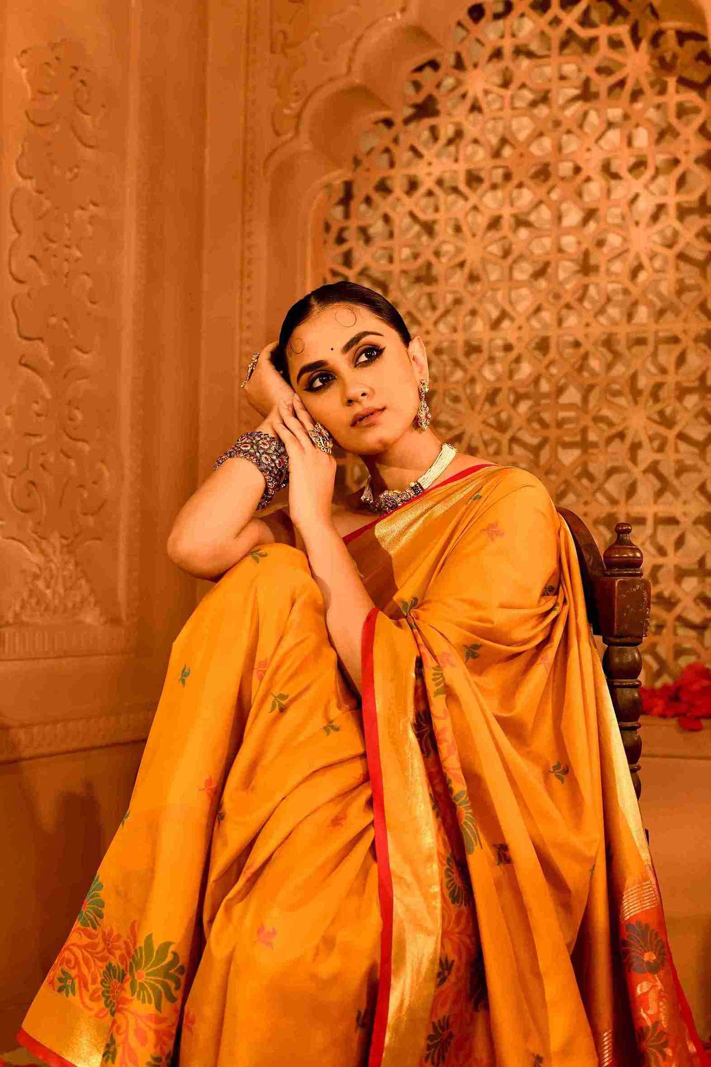 Kesar Kumkum Blended Silk | Floral Jamdani-Style Weave & Contrast Pallu & Border